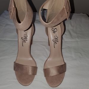 NWT Fsahion nova shoes